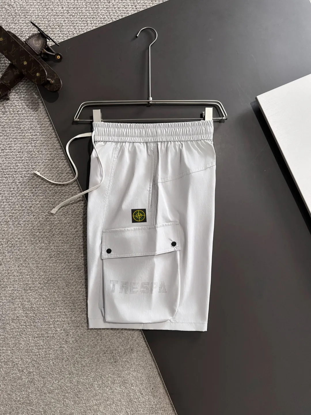 🅿️330 next day shipping, high-end goods, Stone Island 2025 spring and summer new elastic band casual shorts, counter-customized fabrics, high breathability and comfort, impeccable details, brand element design concept, reflecting high quality. It feels delicate and soft! It presents a casual cut and the upper body shape is great! Size: M-4XL